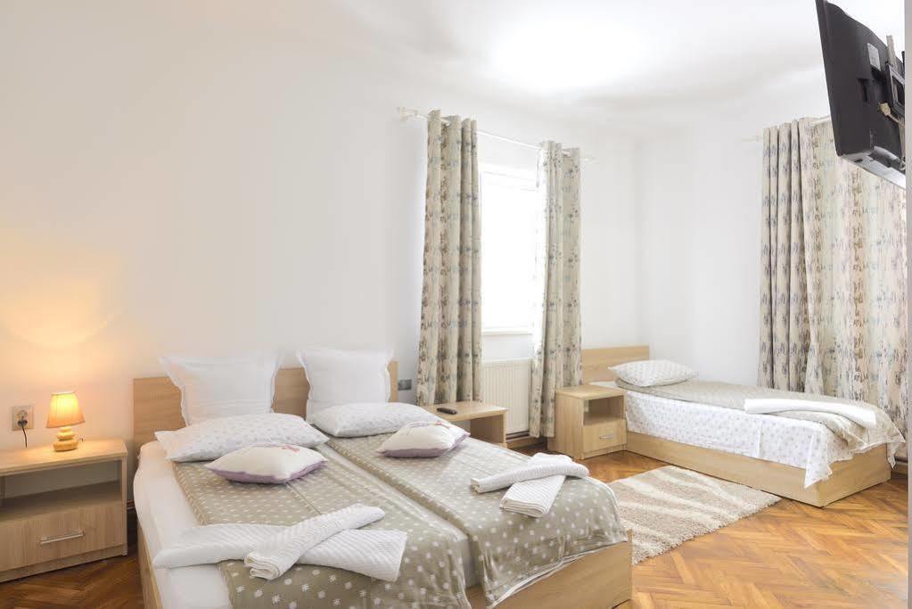 Pension Verona Centru Клуж-Напока Екстериор снимка